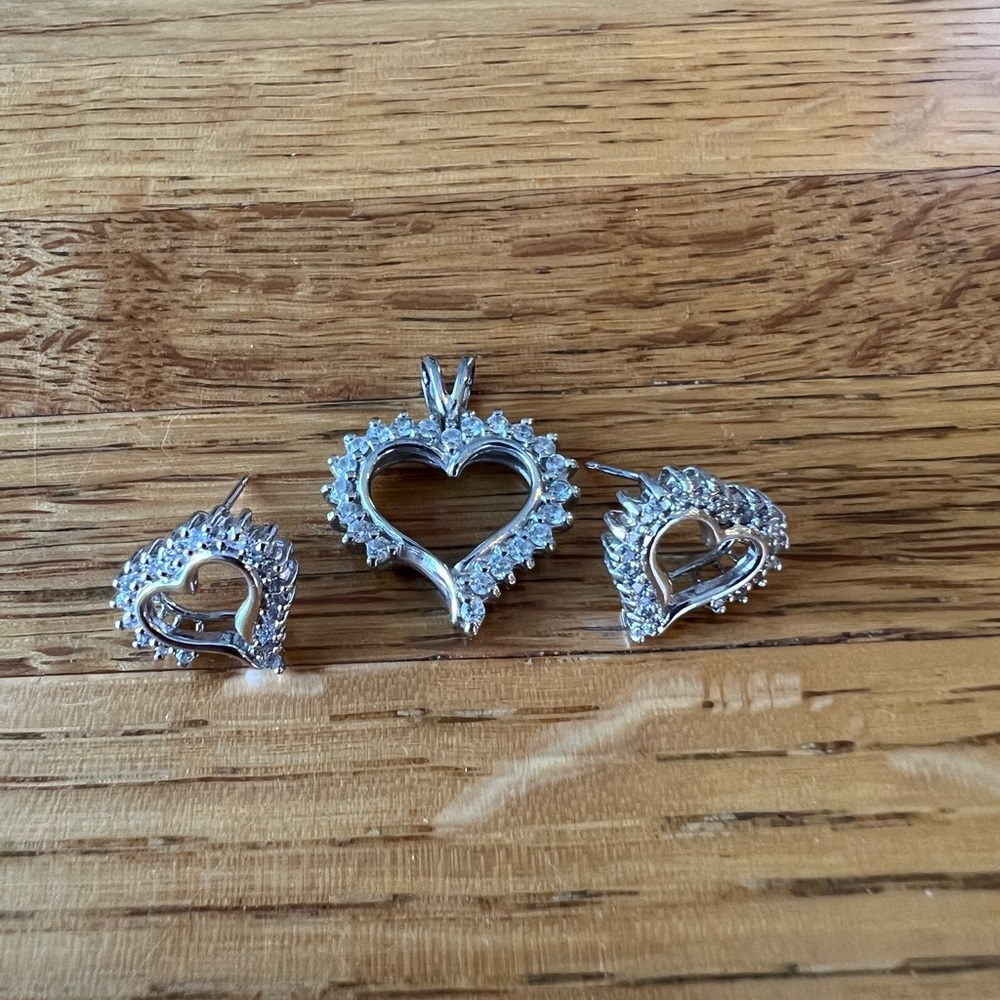 Elegant White Gold Diamond Heart Necklace Pendant & Matching Post Stud Earrings